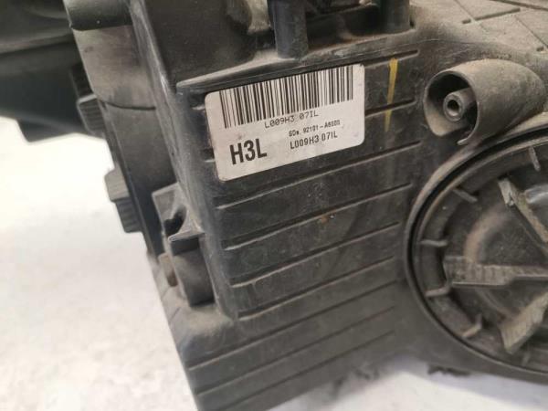 PHARE GAUCHE HYUNDAI - Vue 3